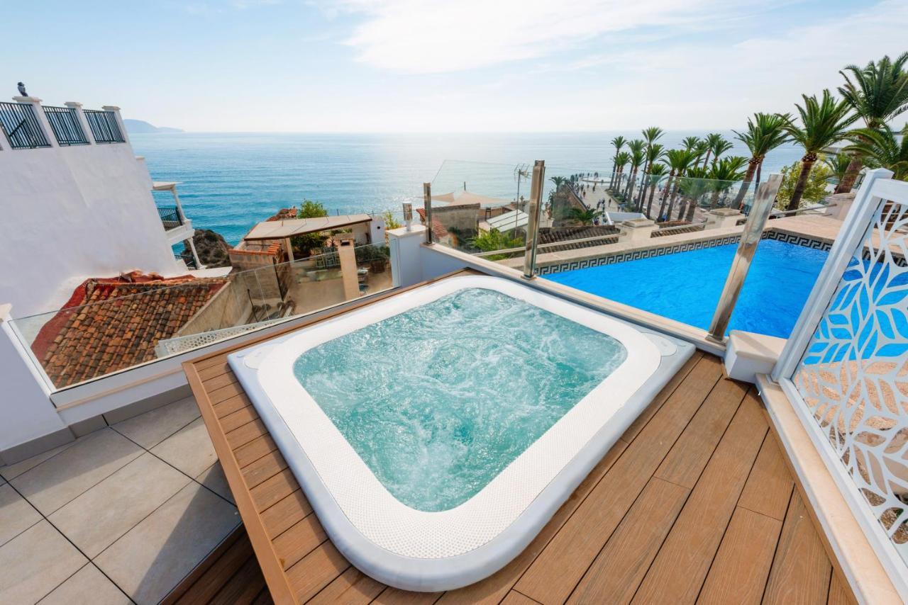 Hc Calahonda Beach Nerja Buitenkant foto
